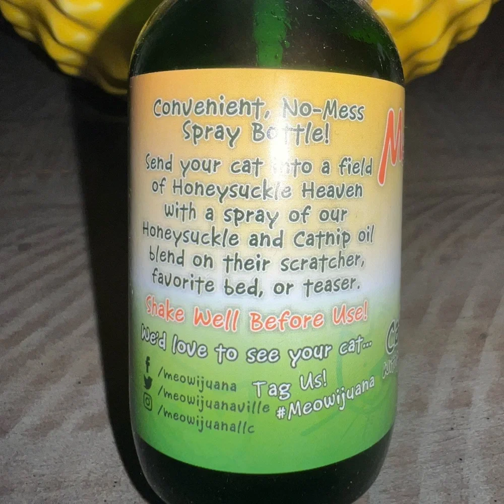 Catnip Spray with Honeysuckle - Green